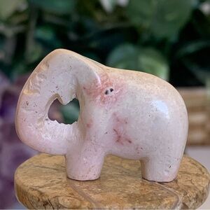 Pink Soapstone Elephant Figurine Hand Carved Zoo Safari Animal Pet Carving 1.5"